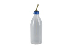 Foto OLIESPUIT POLYETHYLEEN 500 ML MET MESSING BUIS PRESSOL