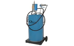 Foto PNEUMA. VATPOMP VET VR VAT 50 KG +KETEL+PISTOOL ORION